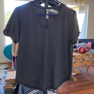 Lululemon T-shirt striped charcoal gray